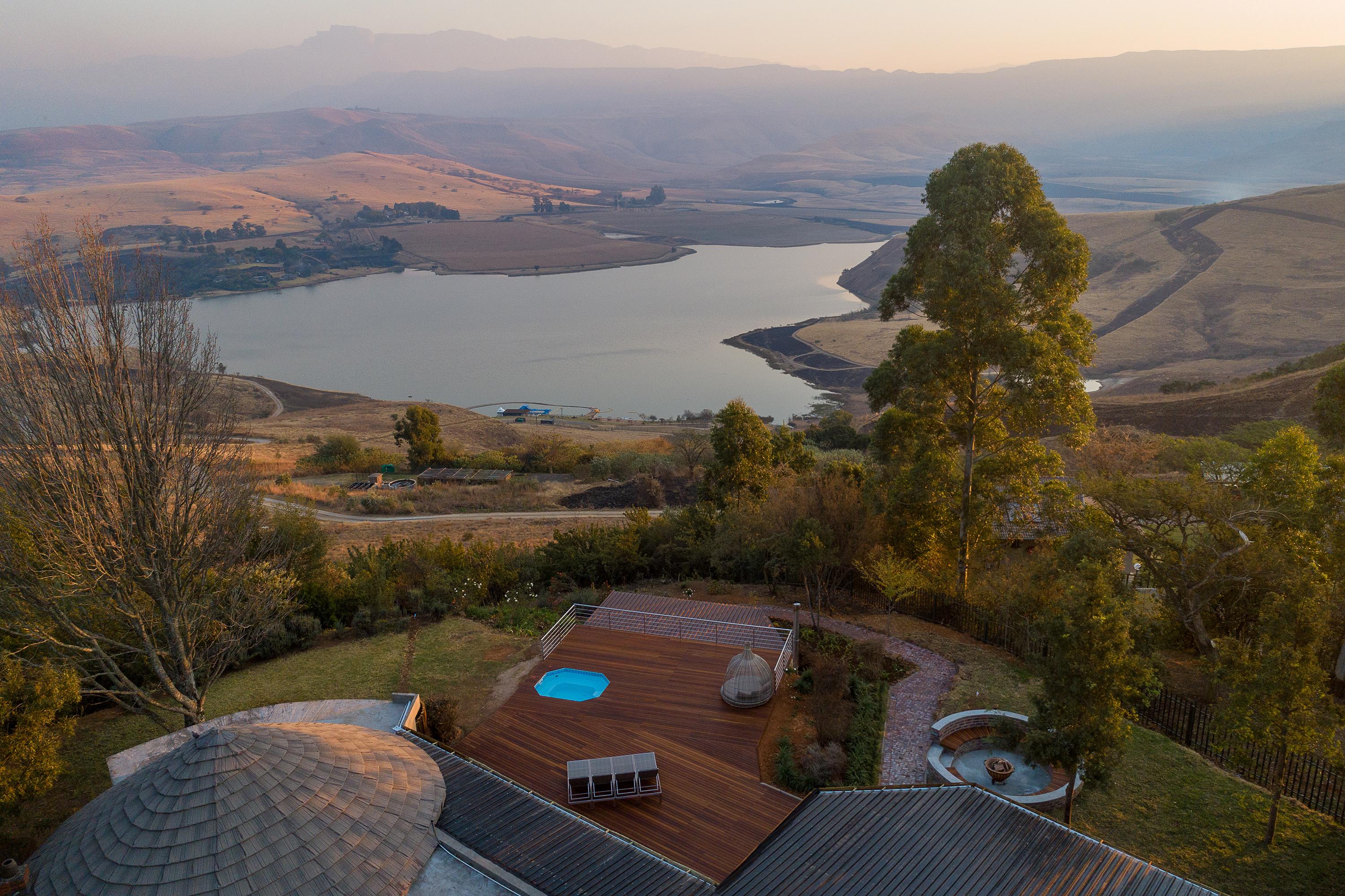 Cayley Mountain Resort Champagne Valley Exterior foto